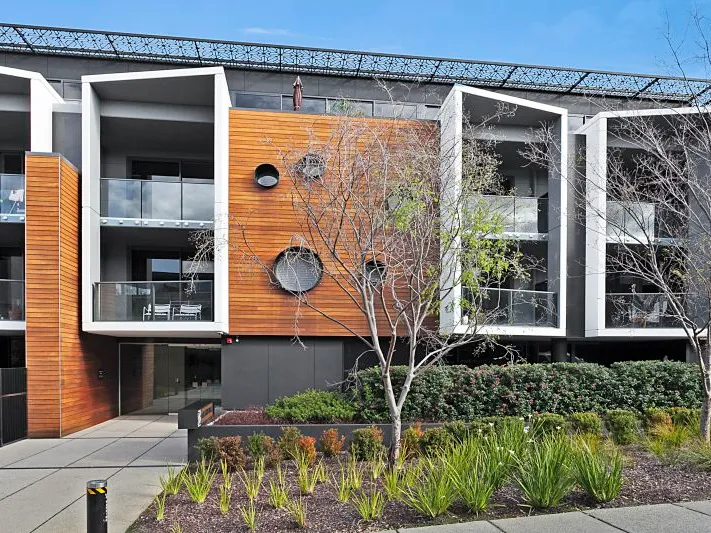 Contemporary Apartment in great location