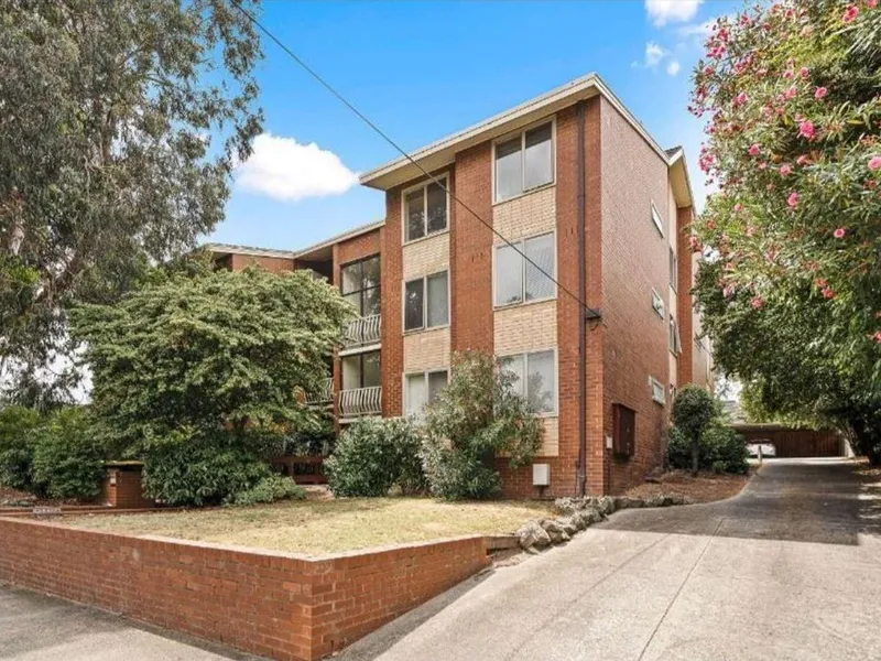 Two Bedroom Unit In the heart of Box Hill