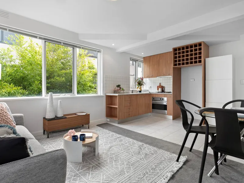 LIGHT & BRIGHT, PREMIUM LIFESTYLE LOCATION