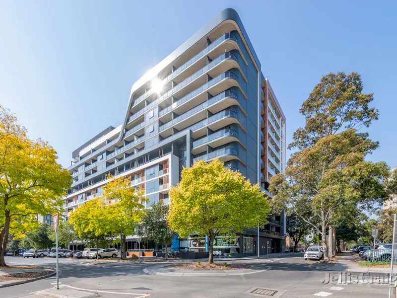 Studio Apartment In The Heart Of South Yarra With City Views