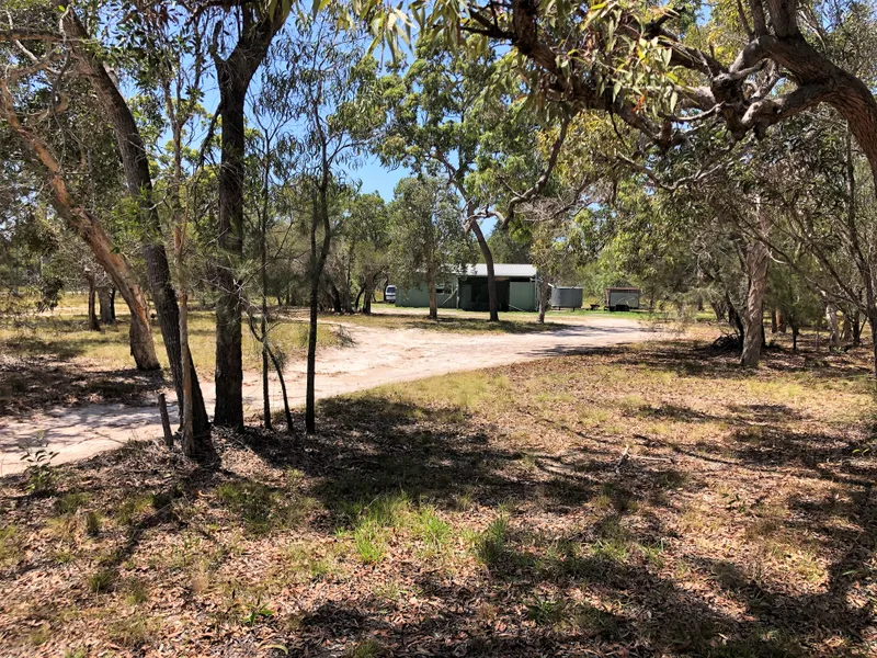 Awesome Weekender mins from Beach