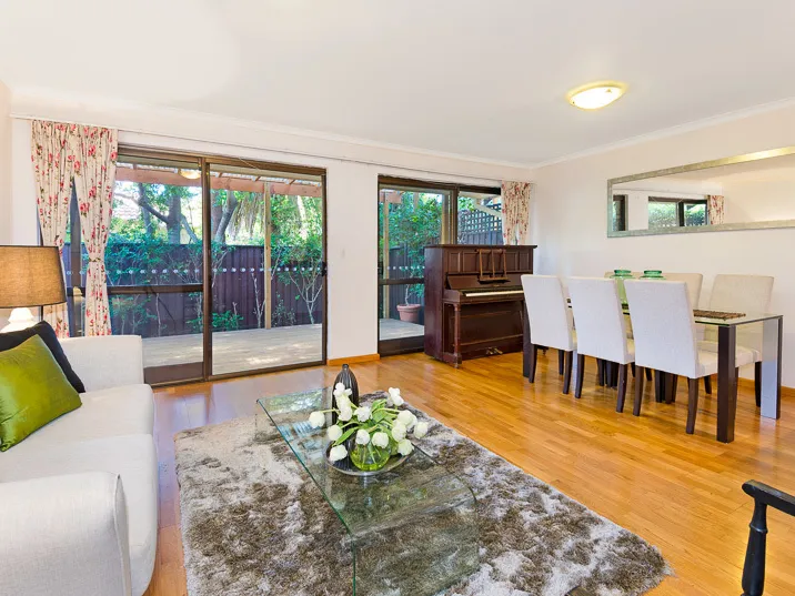 Spacious and quiet townhouse in lifestyle location