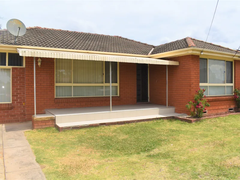 RENOVATED FAMILY HOME IN PERFECT LOCATION!