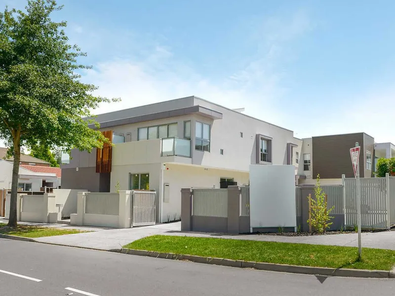 One Bedroom Contemporary Apartment