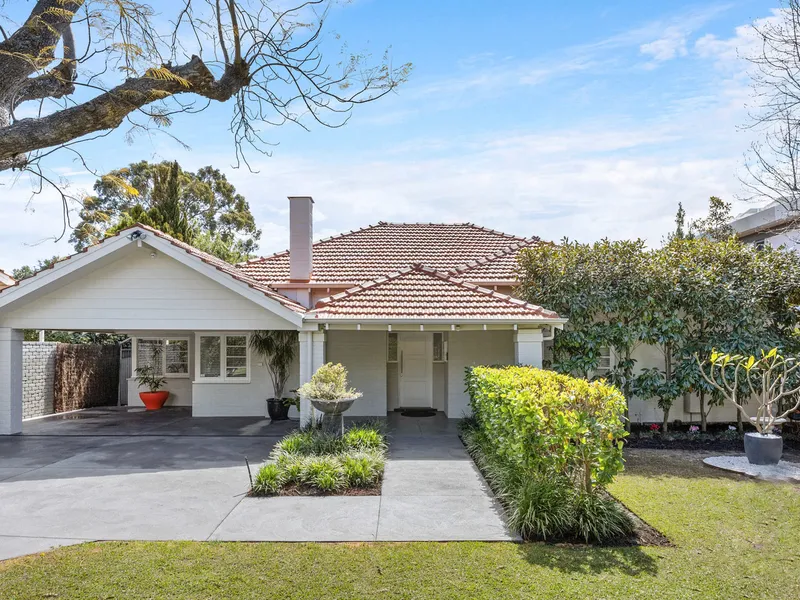 CHARMING FAMILY RESIDENCE