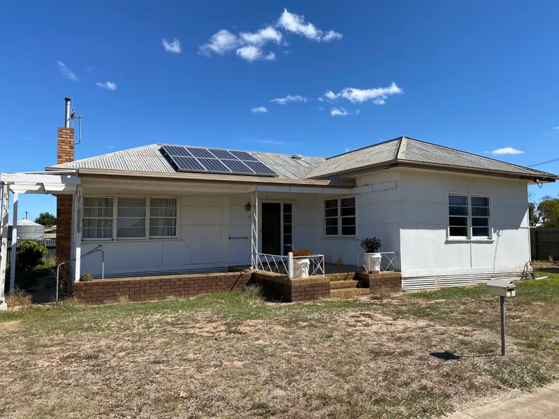 RENOVATOR – ON CORNER BLOCK 