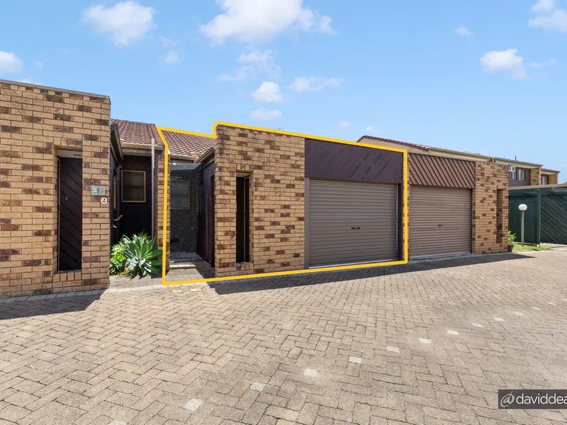 Stunning Single Level Villa - Nothing to do but Move In!!!