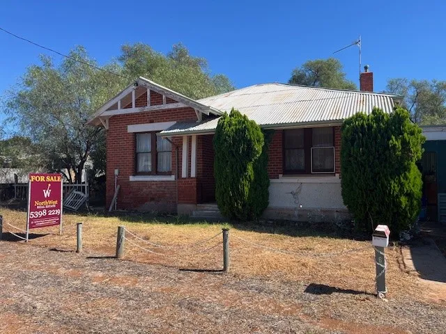 THEY MAKE IT LOOK SO EASY ON TV