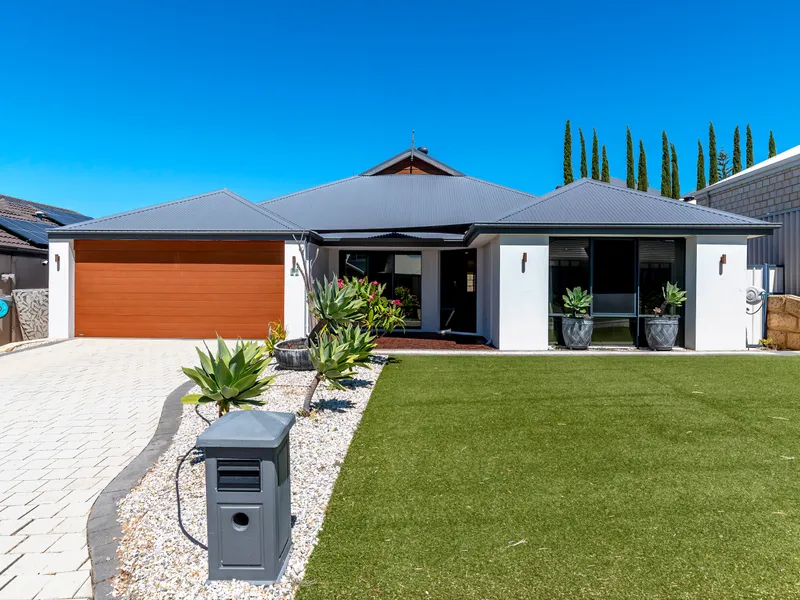 Large Family Home by the Beach!