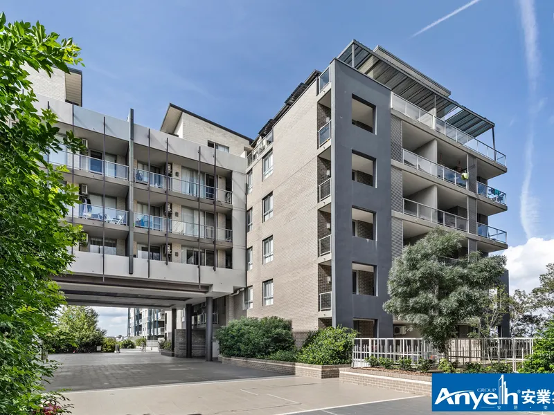 3 bedroom + Study with new LED lights, timber floor