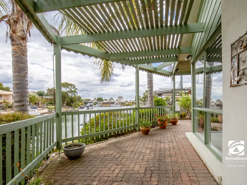 WATERFRONT ON WELLINGTON