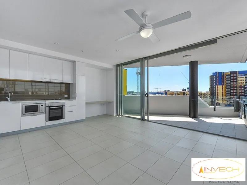 Level 9 - 2 Bedroom 2 Bathroom Apartment with a Balcony and Secure Car Park