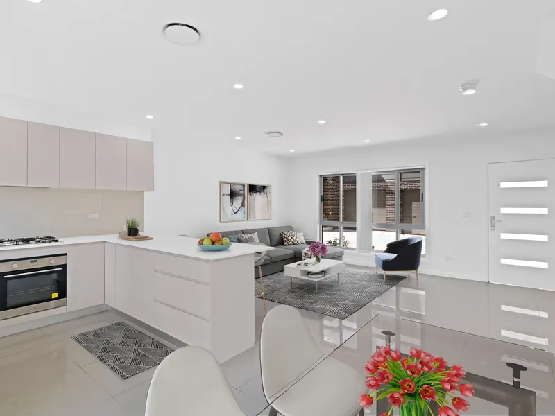 BRAND NEW CONTEMPORARY TOWNHOUSE