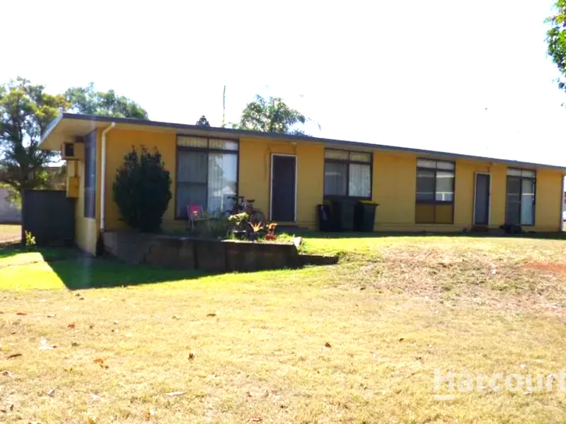 Freshly Renovated Low Maintenance Unit Conveniently Located