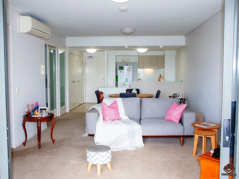 Luxurious Apartment - 1 Bedroom with Study