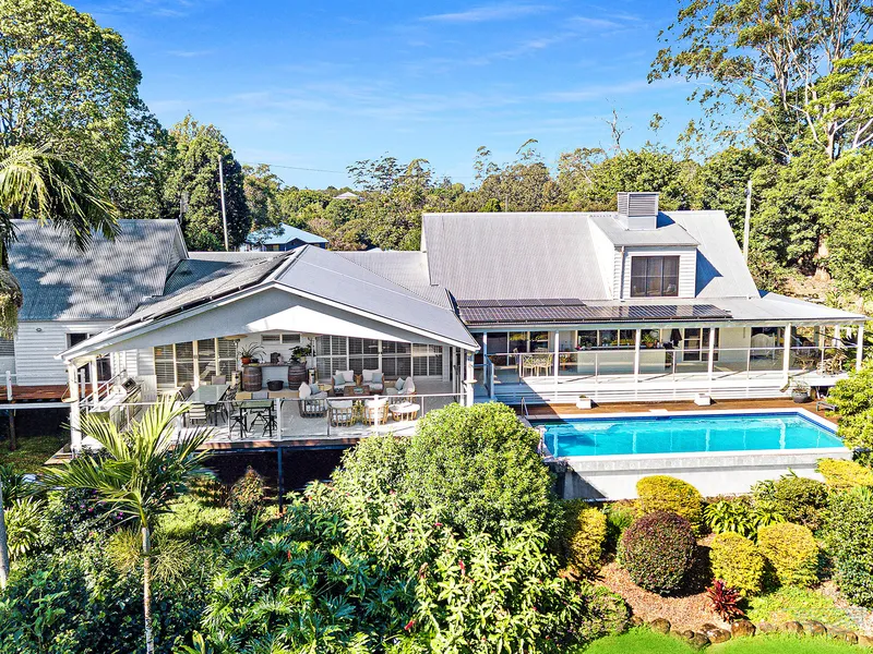 Chic Style of a French Chateau!