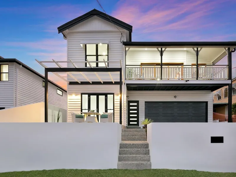 SOPHISTICATED EXECUTIVE HOME