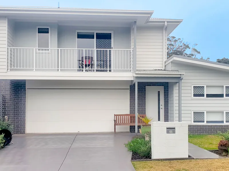 Spacious, Stylish Townhouse