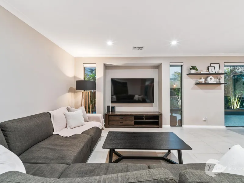 WE DON’T PLAY FAVOURITES HERE…BUT THIS HOME IS GORGEOUS