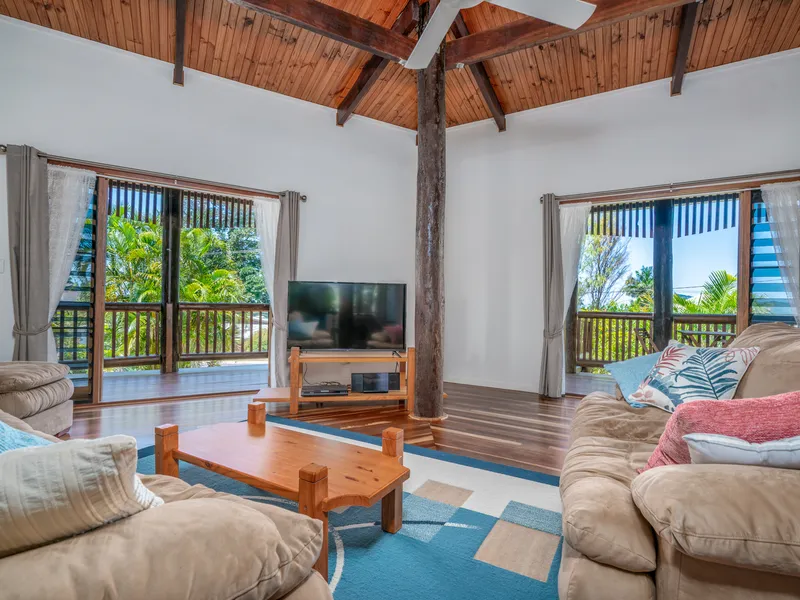 South Mission Beach Pole Home Delight for Timber Lovers