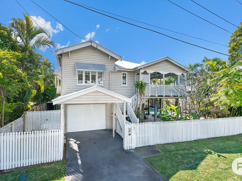 ELEGANT CHARACTER IN PREMIUM BULIMBA POCKET
