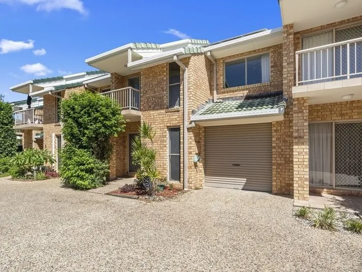 RED HOT BUY – ABSOLUTE BARGAIN - BRIBIE ISLAND