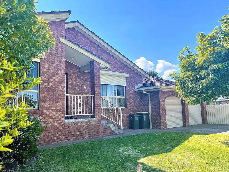 Large Family Living!!!