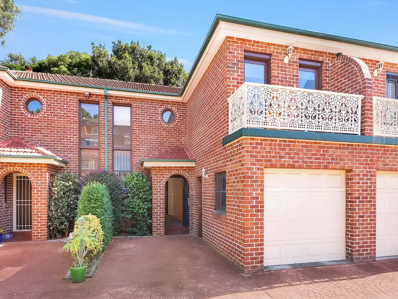 3 BEDROOM TOWNHOUSE IN A GREAT LOCATION