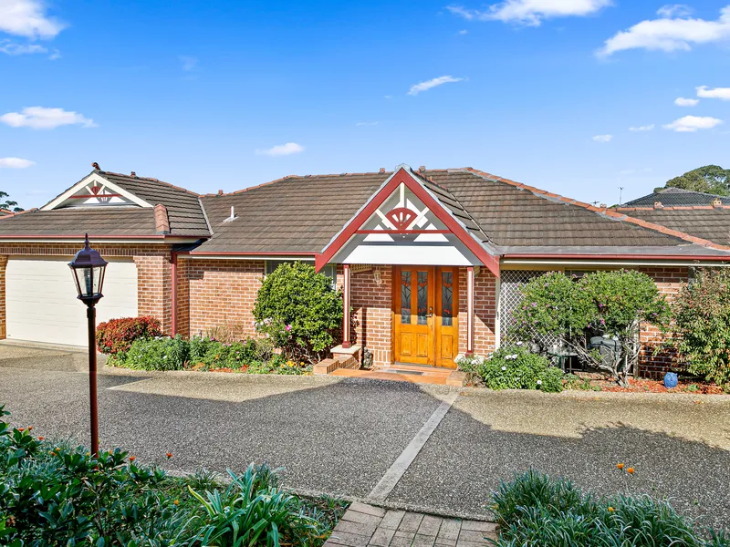 Rare single level villa in prime location!