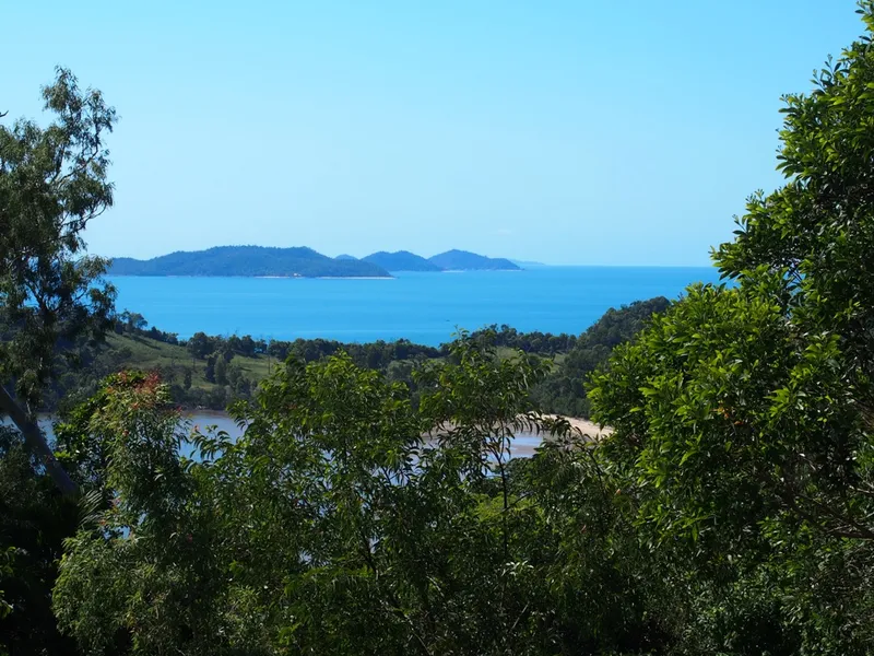 Coral Sea & Island Views