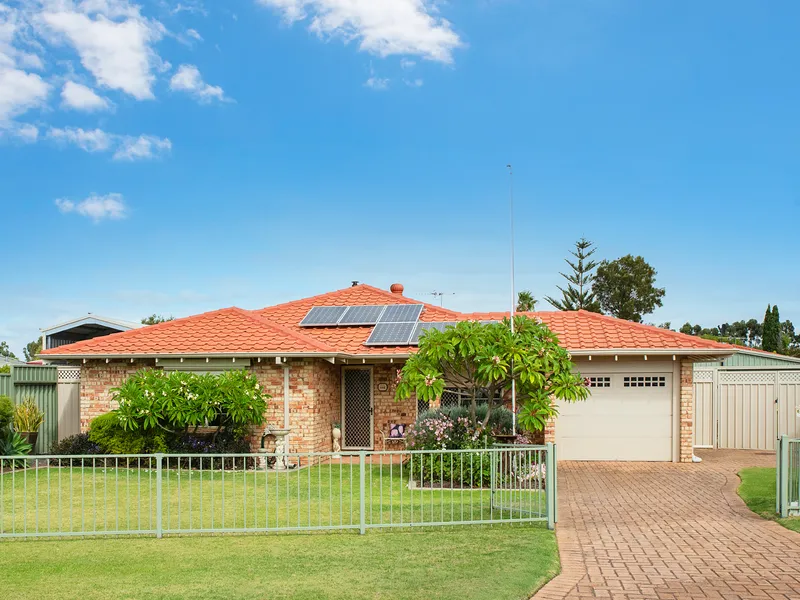 Don't Miss This ONE! Big Block, Lovely Home, Great Workshop, Side Access