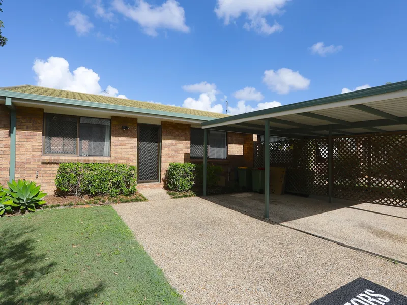 LOWSET MODERN TOWNHOUSE IN QUIET COMPLEX (WATER INCLUDED IN RENT)