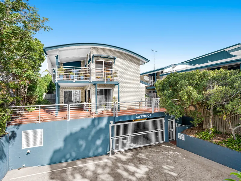 Ground Floor unit 200m to Manly Village