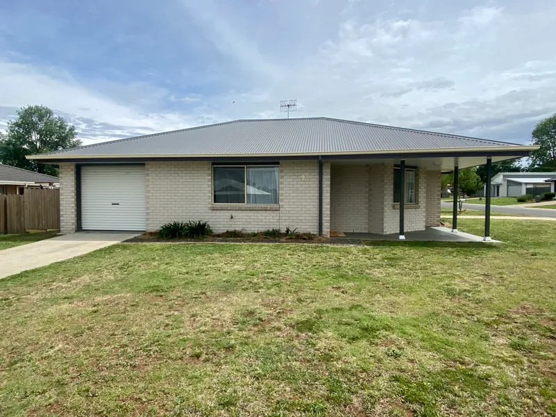 2/3 Claret Ash Drive, Guyra