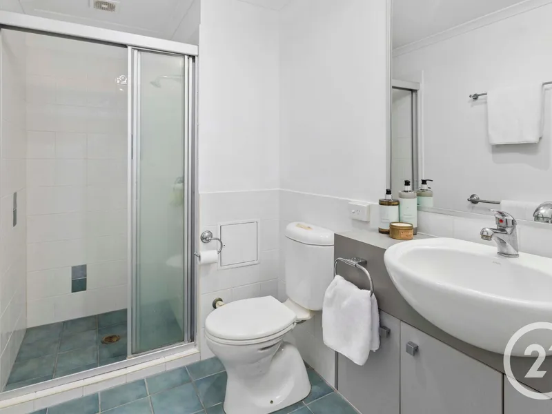 Breathtaking views from this entertainers' penthouse