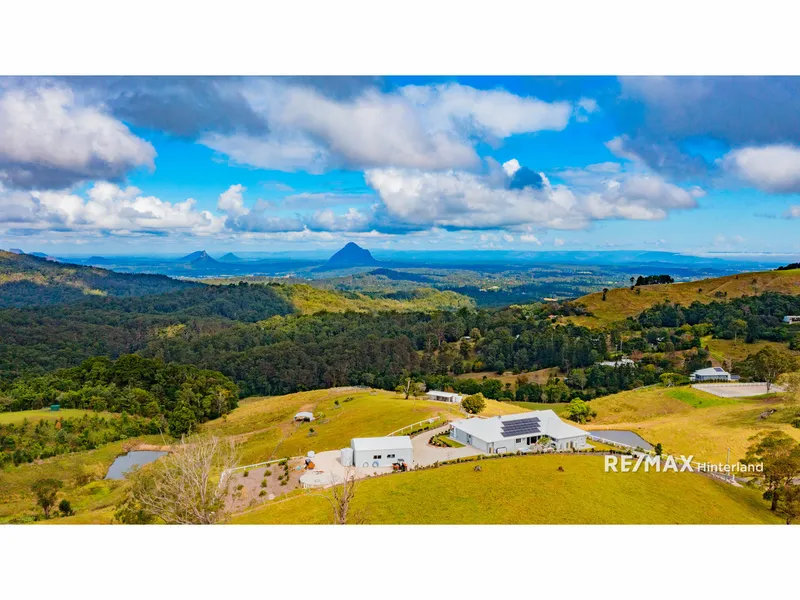 Luxurious East Side Maleny Estate - Breathtaking Views!