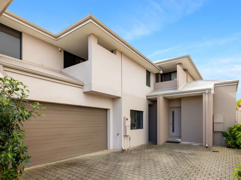 SUPERB VALUE - SUPER SIZED TOWNHOUSE
