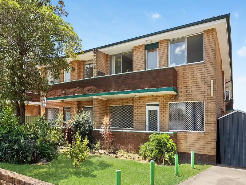 Light filled apartment in conveniently placed building