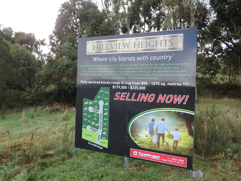 HILLVIEW HEIGHTS ESTATE:BROWN HILL $209,000