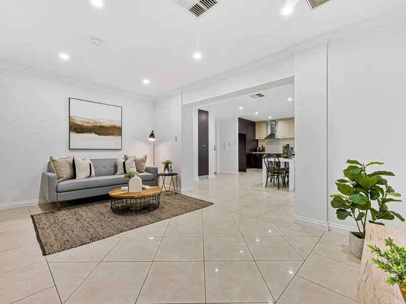 Ground Floor Apartment - Secure Group – Adjacent the Parklands