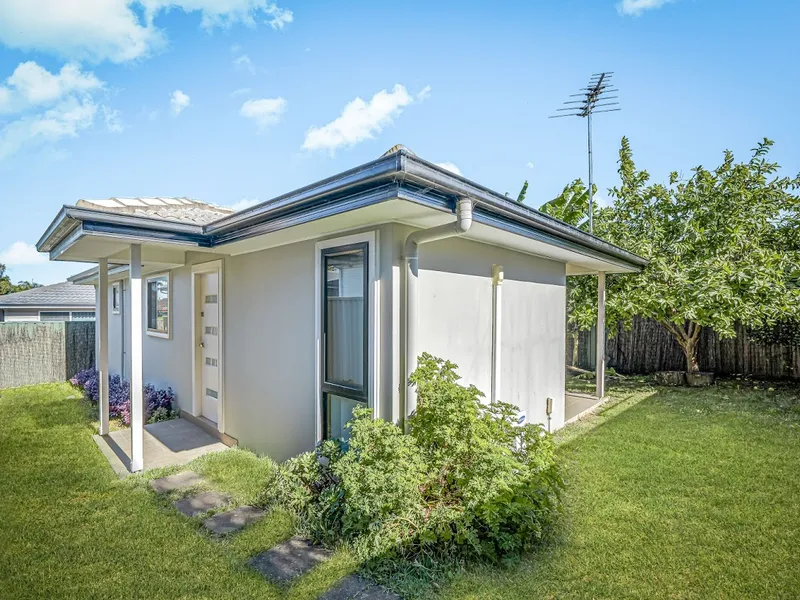 MODERN TWO BEDROOM GRANNYFLAT