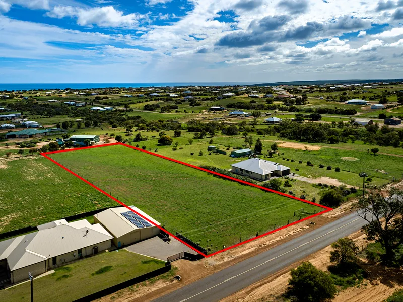 STUNNING BUILDING BLOCK IN WHITE PEAK