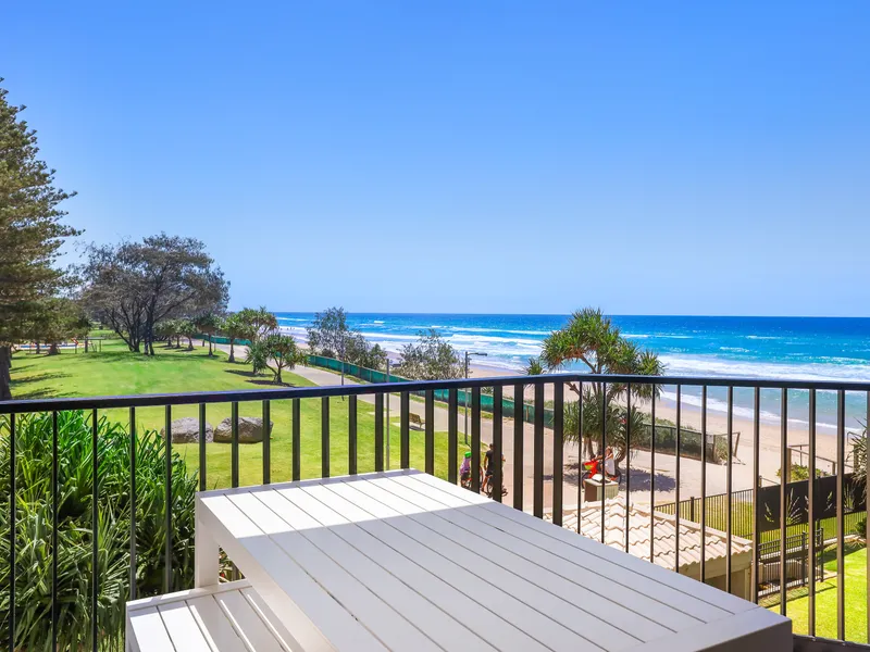 Absolute North-Facing Beachfront With BIG Ocean Views!