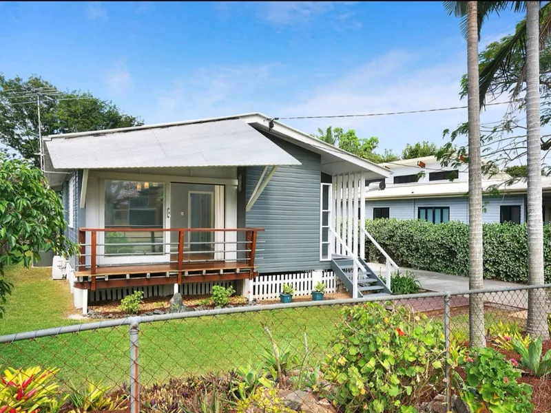 Fully Furnished, Picture Perfect Home on Quiet Leafy Street