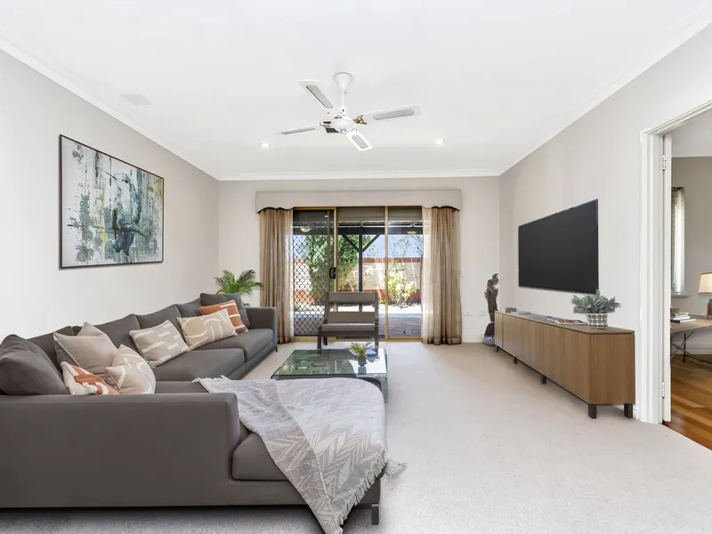 Spacious villa centrally located within the village