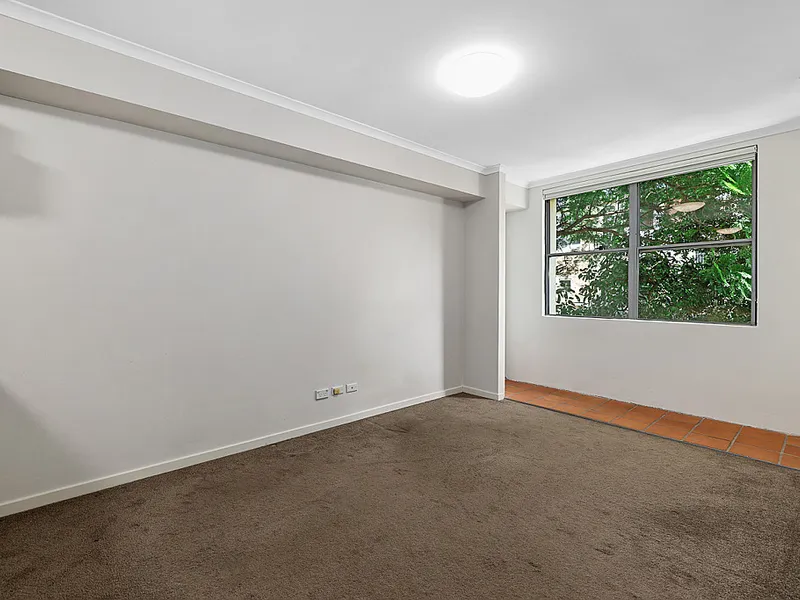 Conveniently Positioned One Bedroom Apartment 