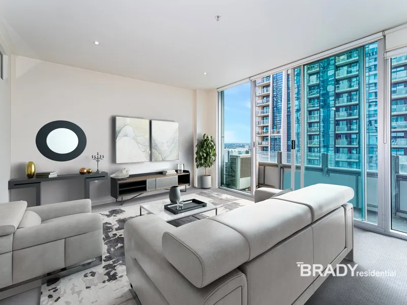 Sophisticated City Living with Prime Amenities and Flagstaff Gardens Views