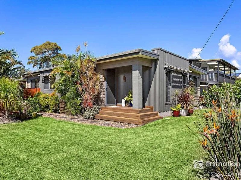 Sunlit & Modern Splendour