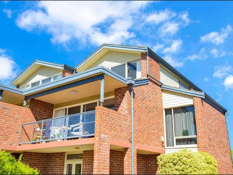 TWO BEDROOM APARTMENT ONLY METRES FROM THE BEACH