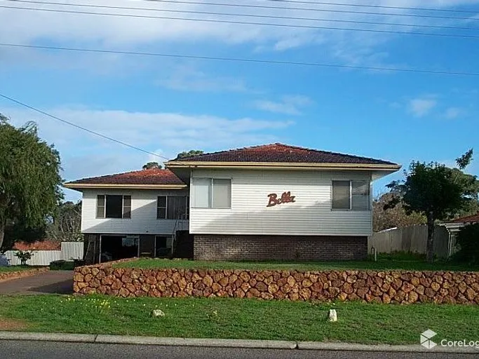 Classic Mandurah house for investors & large families. On Mixed Use site approx 823sqm.